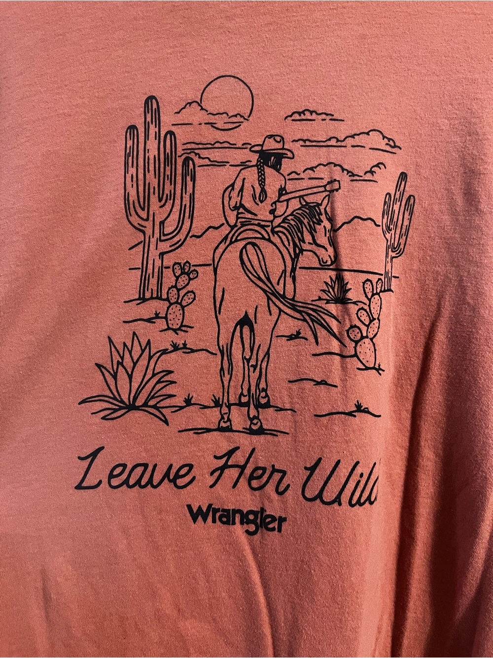 Wrangler | “Leave Her Wild” Rust Long Sleeve Graphic Tee - Sz XL - Picture 3 of 5